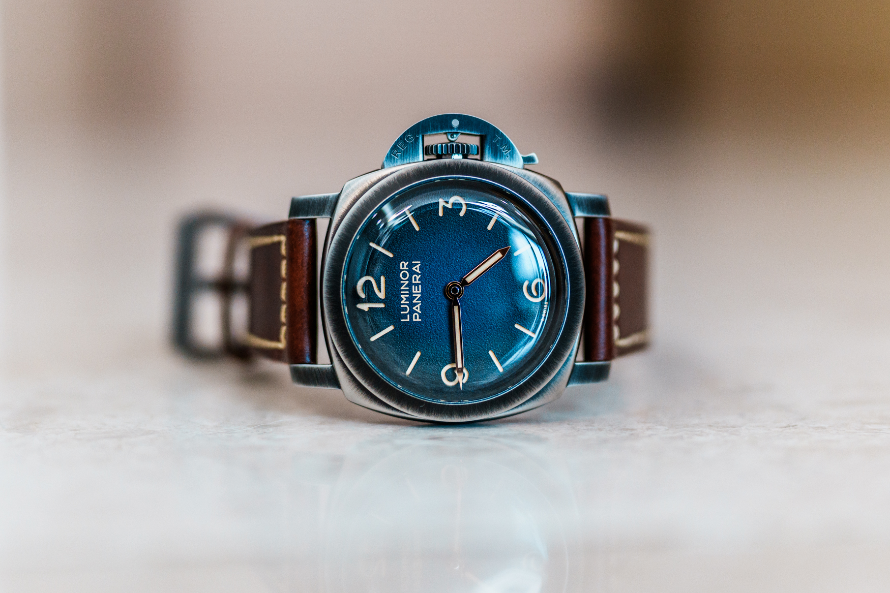 Panerai Luminor Venticinque PAM02025 Profile 5