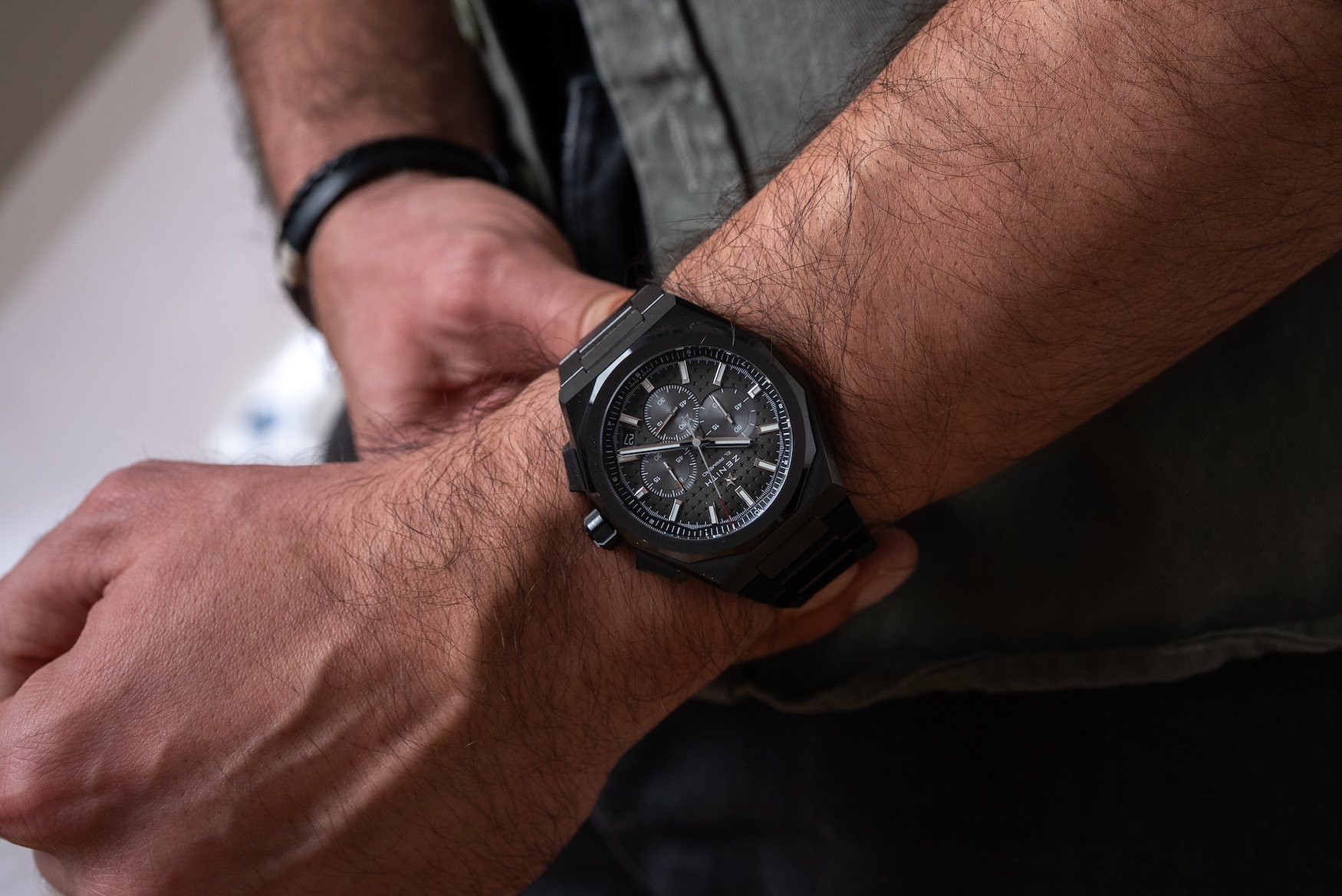 زينيث ديفي سكاي لاين كرونوغراف سيراميك أسود 11