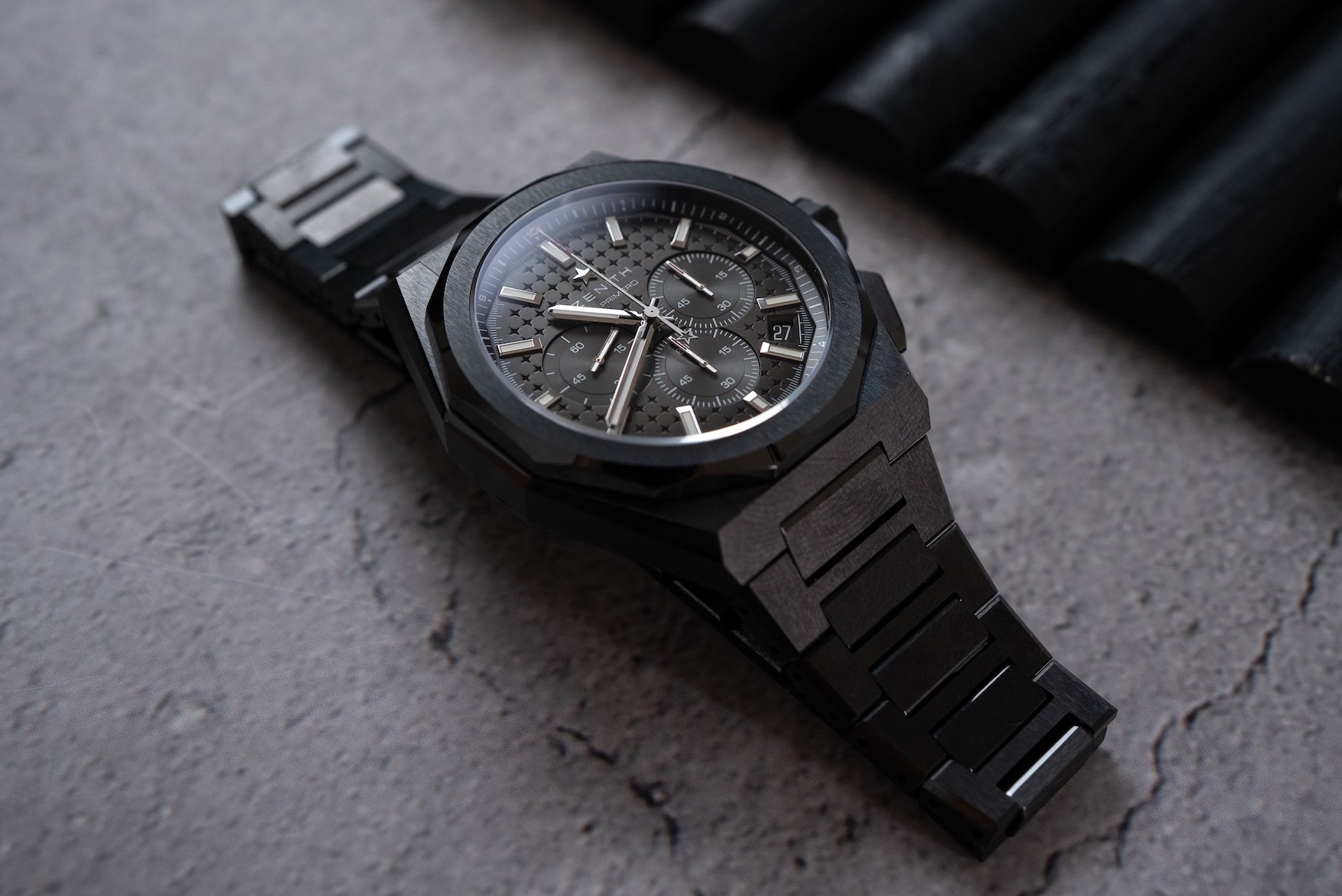 زينيث ديفي سكاي لاين كرونوغراف سيراميك أسود 9