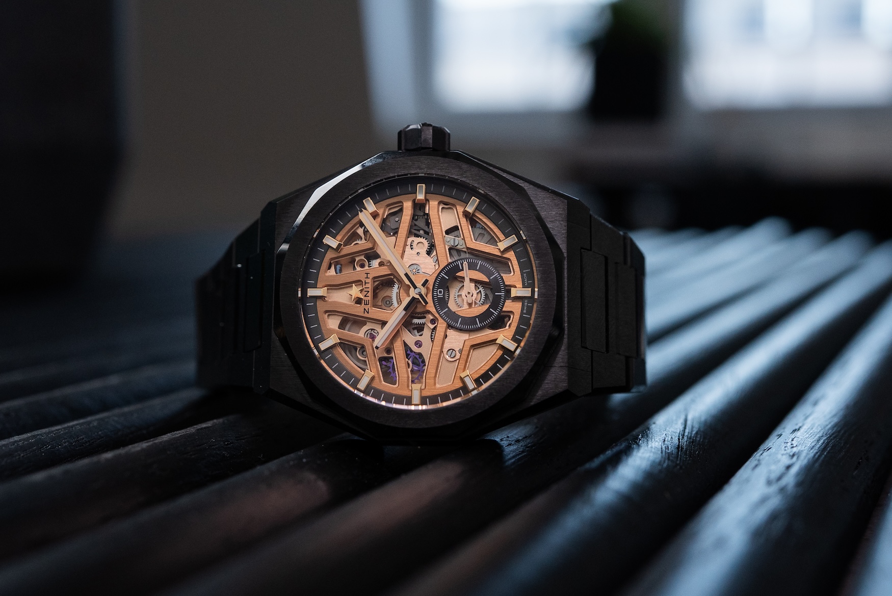 زينيث تتحدى سكاي لاين سكيليتون باللونين الأسود والذهبي 3