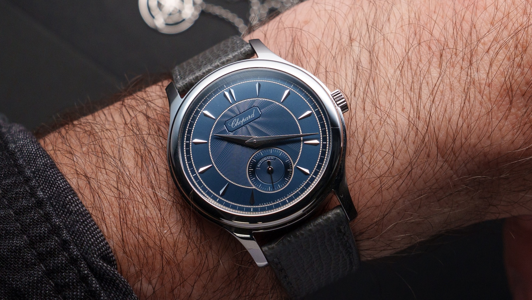 ちょんぴょこ　アンティーク　ボーダープルオーバー　ブルー Hands-On: The Chopard L.U.C 1860 In Aeruse Blue - Hodinkee