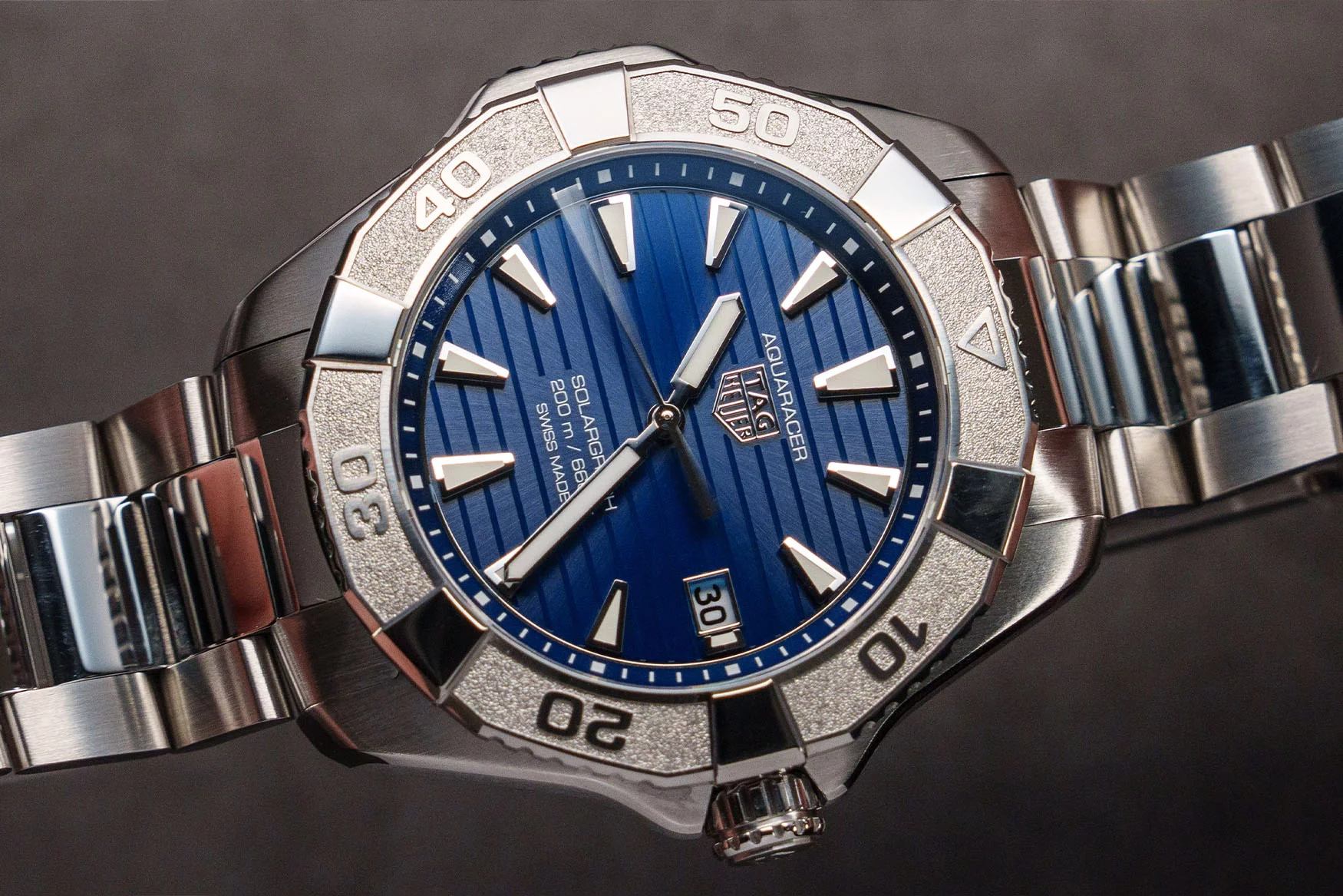 TAG Heuer Aquaracer Professional 200 Solargraph | HANDS ON