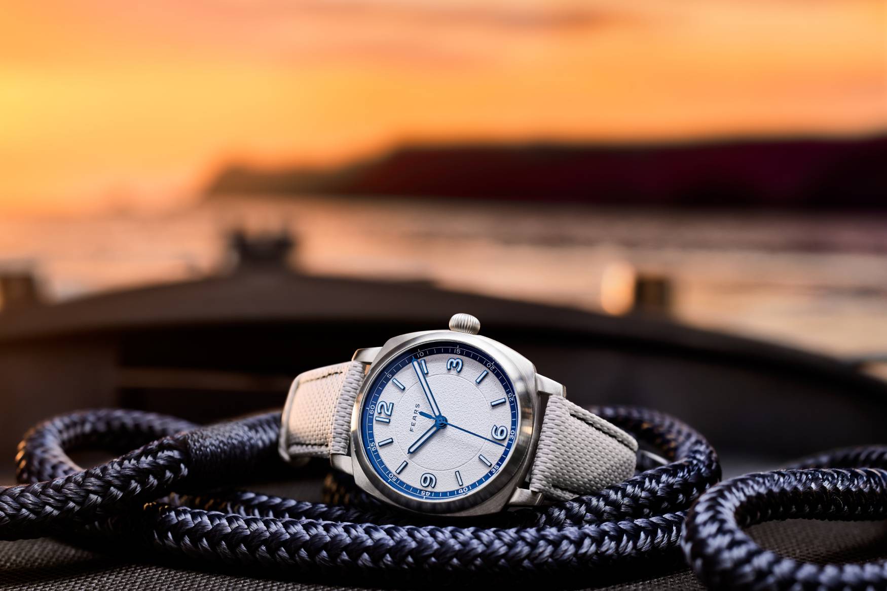 مخاوف برونزويك 40 'Helmsman' ES String Sunset Shot (1)