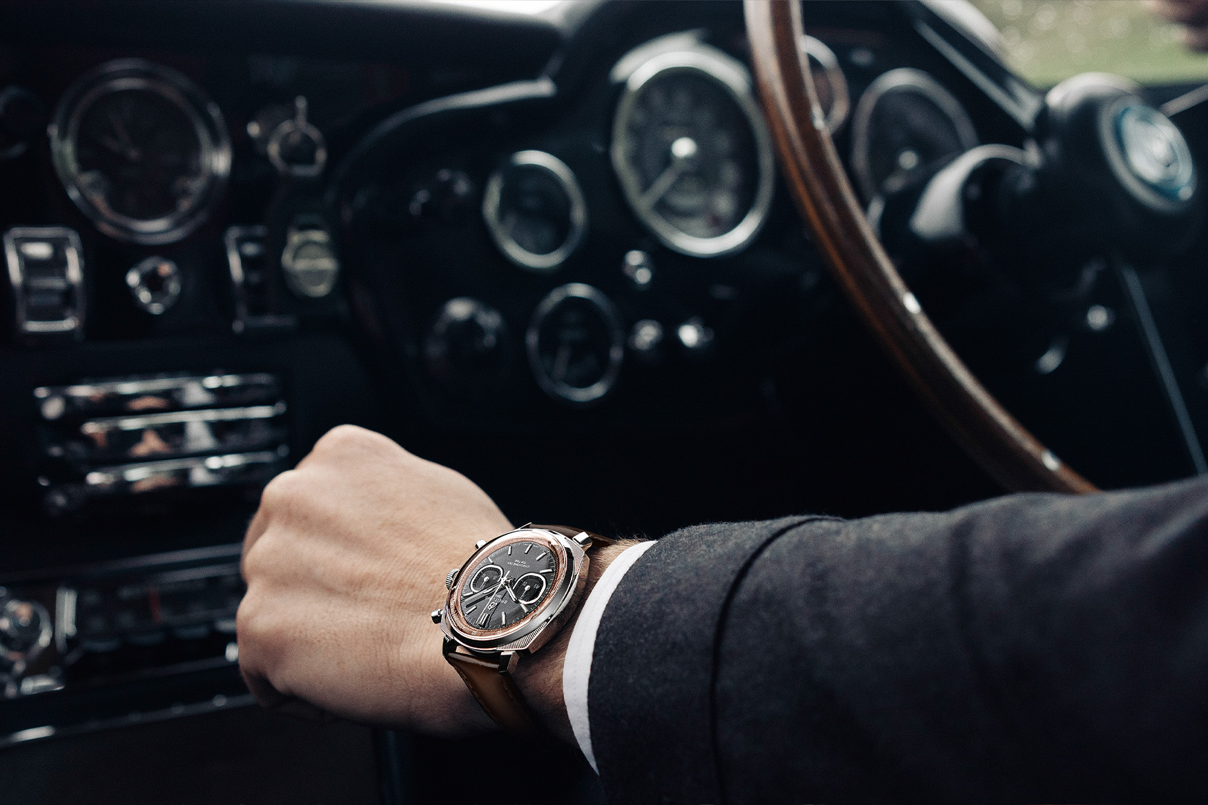بريتلينغ أعلى وقت أستون مارتن db5 9