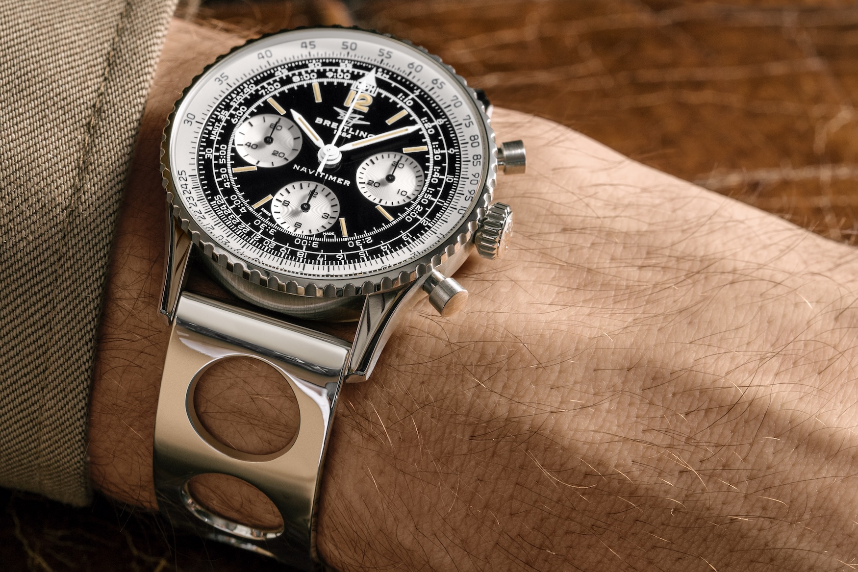 Breitling Navitimer B09 Chronograph 41 Tribute to Miles Davis air racer wrist shot