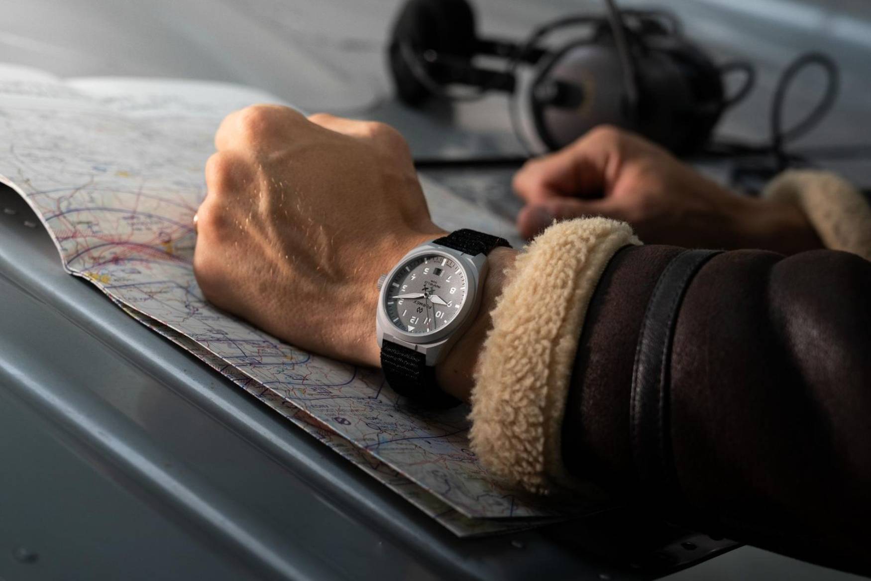 Formex AirField Tarmac Grey wristshot